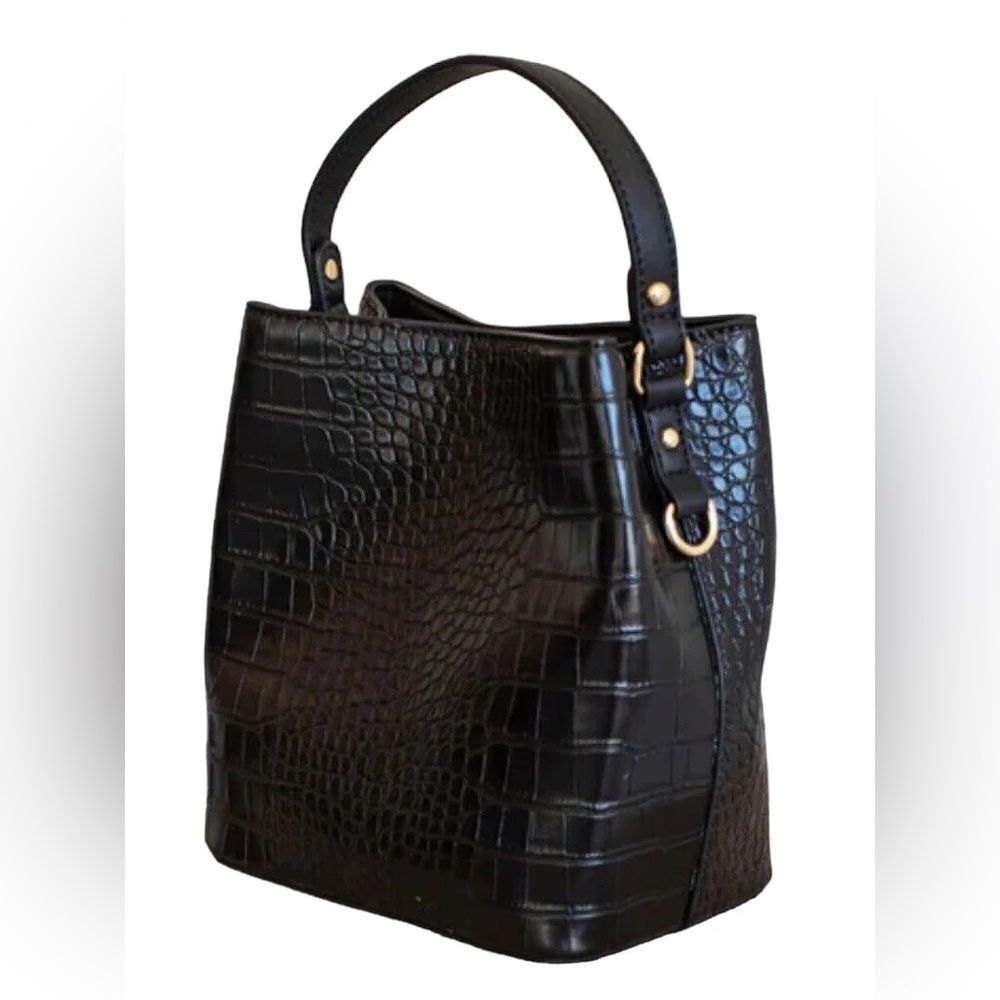 Aota All Of The Above Elena Bucket Bag Women's Black Vegan Leather Crossbody NWT - Picture 3 of 11